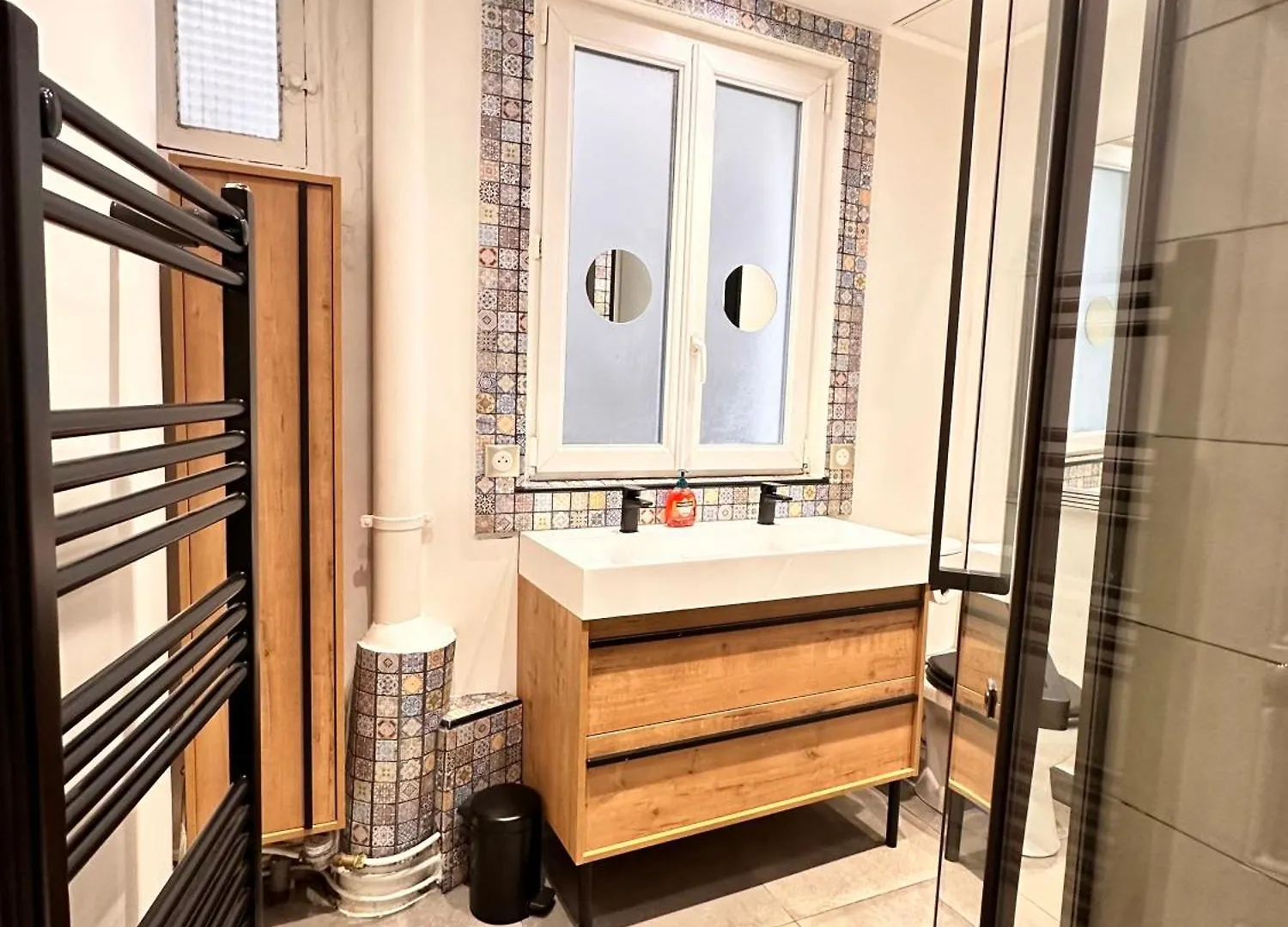 Charming 4-Room Flat Near Eiffel Tower-8People-2 Bedrooms Parigi 0*,