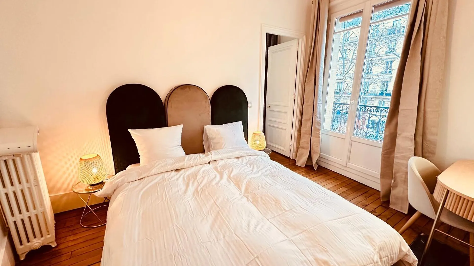 Appartamento Charming 4-Room Flat Near Eiffel Tower-8People-2 Bedrooms Parigi Francia